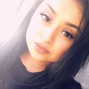 Meet your Posher, Selena